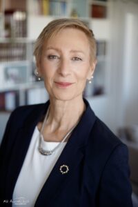 helen headshot '25